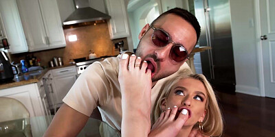 Foot worship from Emma Rosie leads to FFM hot sex