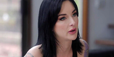 Tattooed Babe Shows Her Bts Erotic Performance - Skylar Snow And Lysagna Delray