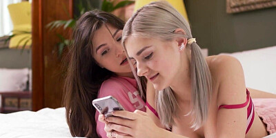 Eva Elfie and Hayli Sanders are ELITE fucking lezzies