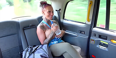 Anal Squirting Gym Bunny With Big Tits Gets Ass Fucked In A Taxi