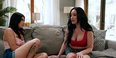 Jennifer White is going to fuck her stepdaughter harder