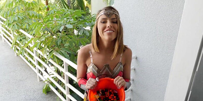 Adriana Chechik is a Wonder Woman cosplayer who fucks
