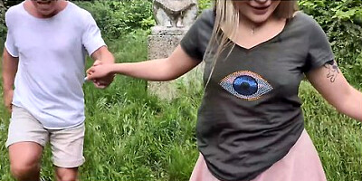 Tiny temptress strips to lure a trainer’s attention