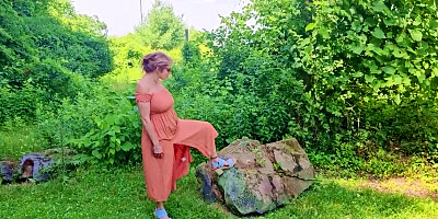 SUPER-FUCKING-HOT MOM ONLYFAN Flick Content PHAT TITTY Backyard Glimpse COMPILATION
