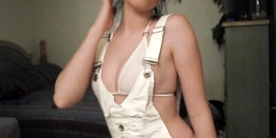 Glamorous Riley's fetish action