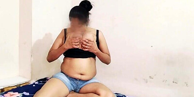Student finger-tickling donk and puss on vid talk with beau (filthy hindi audio)