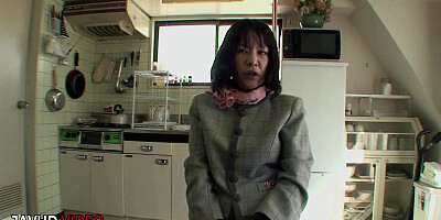 Mature Kiyoe Majima Delectations Her Wooly Honeypot with a Magic wand