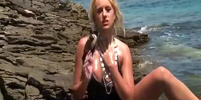 968 Platinum-blonde and Big-titted Angel Wicky in Cliff