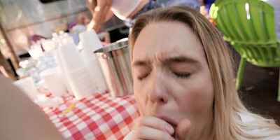 Juliette Mint gets fucked during a BBQ and it looks HOT