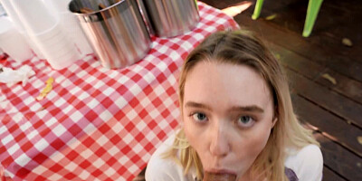 Juliette Mint gets fucked during a BBQ and it looks HOT