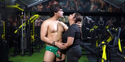 PLUMPER Desi Indian Aunty Sigma Aaram Ward With Gym Stud Shakespeare Tripathy