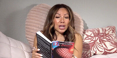 Splendid Latina Cougar Reads a Luxurious Spanish Story