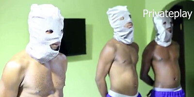 NIGERIAN YAHOO FOLKS DOING SOME BANGING RITUALS WITH MAMAS IN OTHER TO CASHOUT