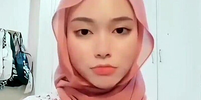Hottie Malay Hijab Solo Frigging Ejaculation