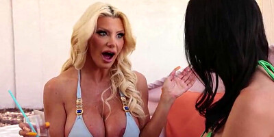 Mischievous Brittany Andrews And Piper P Want A 3 way With Nerdy Max!