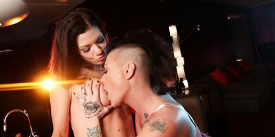 Fascinating Jezebelle Bond and Lynn Vega's hd sex