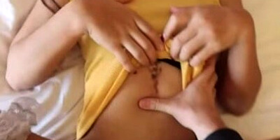 Cwe Open BO Cantik Kena Crot Dalam Memek