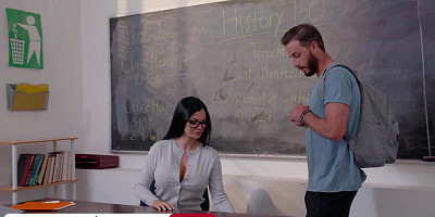 Sumptuous Instructor Jasmine Jae Instructs Her College girl A Lesson He Won't Leave behind