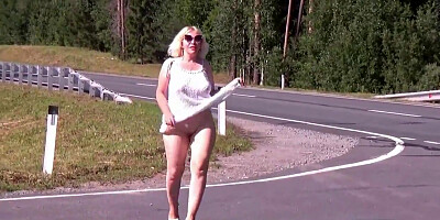Molten COUGAR on the road lures with her arse