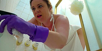 Big Natural Tits Stepmother Fucked While Cleaning