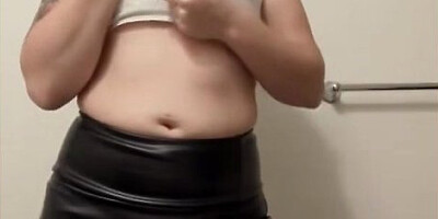 Milf peels off a tight skirt to reveal what’s underneath