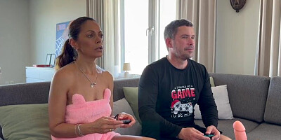 Brilliant Wifey: I Get to Bang Her Booty if I Win Against Her Toying Vid Games