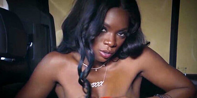 Ebony COUGAR Ana Foxxx gets nude in a SUV unsheathing her fur covered snatch