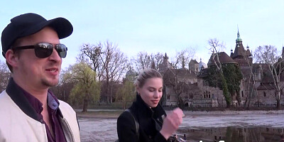 Tourist Guide Demonstrate - Anissa Kate
