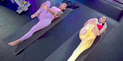 Lexi Dona And Rebecca Volpetti In Sweaty Yoga Lesbians Scissor