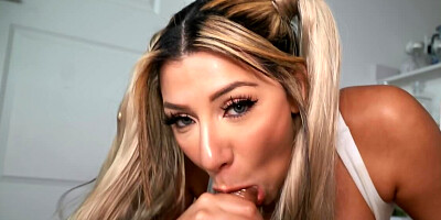 Bootylicious Valentina Jewels sucking Johnny The Kid's big cock
