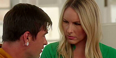 Oops! Cheating on your stepmom? Secretly slurping pussy!