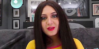 Jojo Kiss In Is An Exhibitionist Working For Your Cock