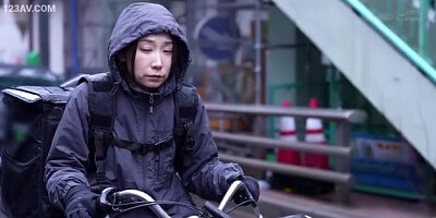 Asian Taxi Driver MILF with 90k Followers Explores AV World x1x2684B7D1617D43D496