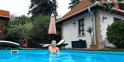 Underwater Show - public scene