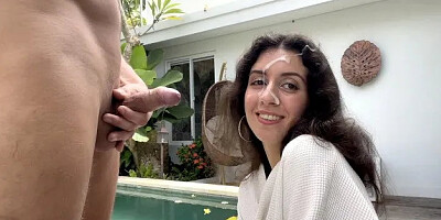 Housewife Paid Repairman with Her Pussy and Went for a Walk with His Cum on H...