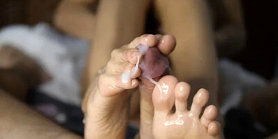 My First Oil Foot Job. He Covered My Toes with His Hot Cum.