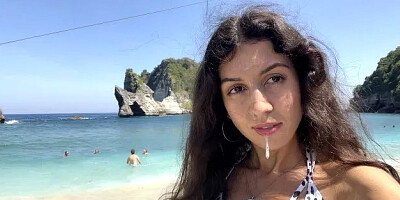 Hottie Sucks My Dick on a Public Beach and Walks along the Shore with Cum on ...