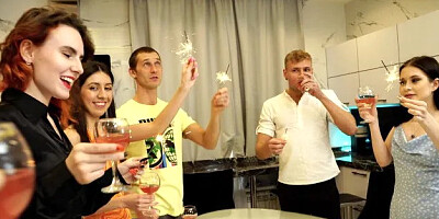 Students Celebrate New Years Eve at Party and Fuck Group Sex