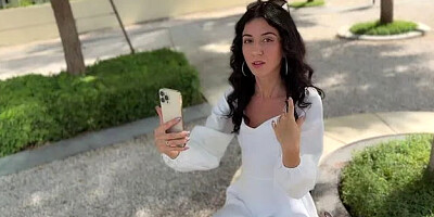Public Agent Pickup - Beauty Agrees to Cumwalk for a New Iphone