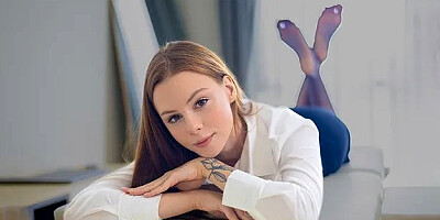 Cum on My Feet and I'll Tell the Director Everything! Nylon, Heels, Footjob, ...