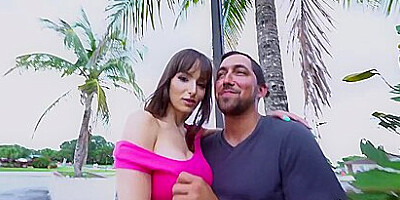 Lexi Fucks In Public - Lexi Luna Hd