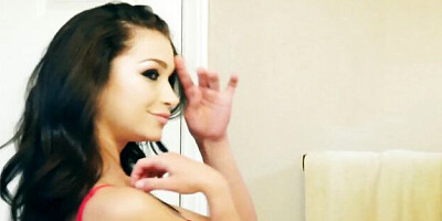 Watch good-looking Jennifer Jacobs's video