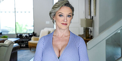 Busty blonde MILF Dee Williams banged by Quinton James