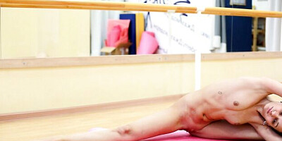 Gorgeous puss at stretching legs xxx