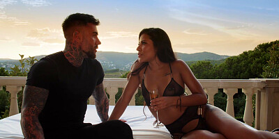 Horny babe Andrea Retali has a insatiable boink session with a killer sunset backdrop. Incredible full HD porn!