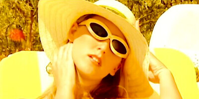 Beauty chick Mandy Bright screwed outdoors in the cowgirl pose