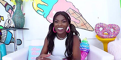 Ana Foxxxs Ass Is Back For More