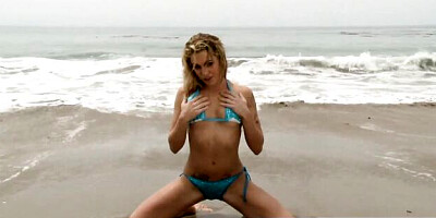 Bewitching Dahlia's blonde clip