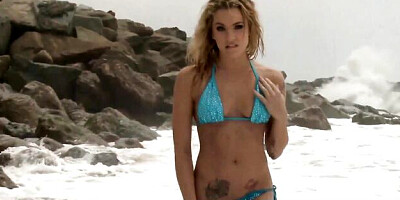 Bewitching Dahlia's blonde clip