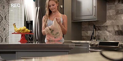 Spy Fam: Natalia Queen in quick caught throat fucking